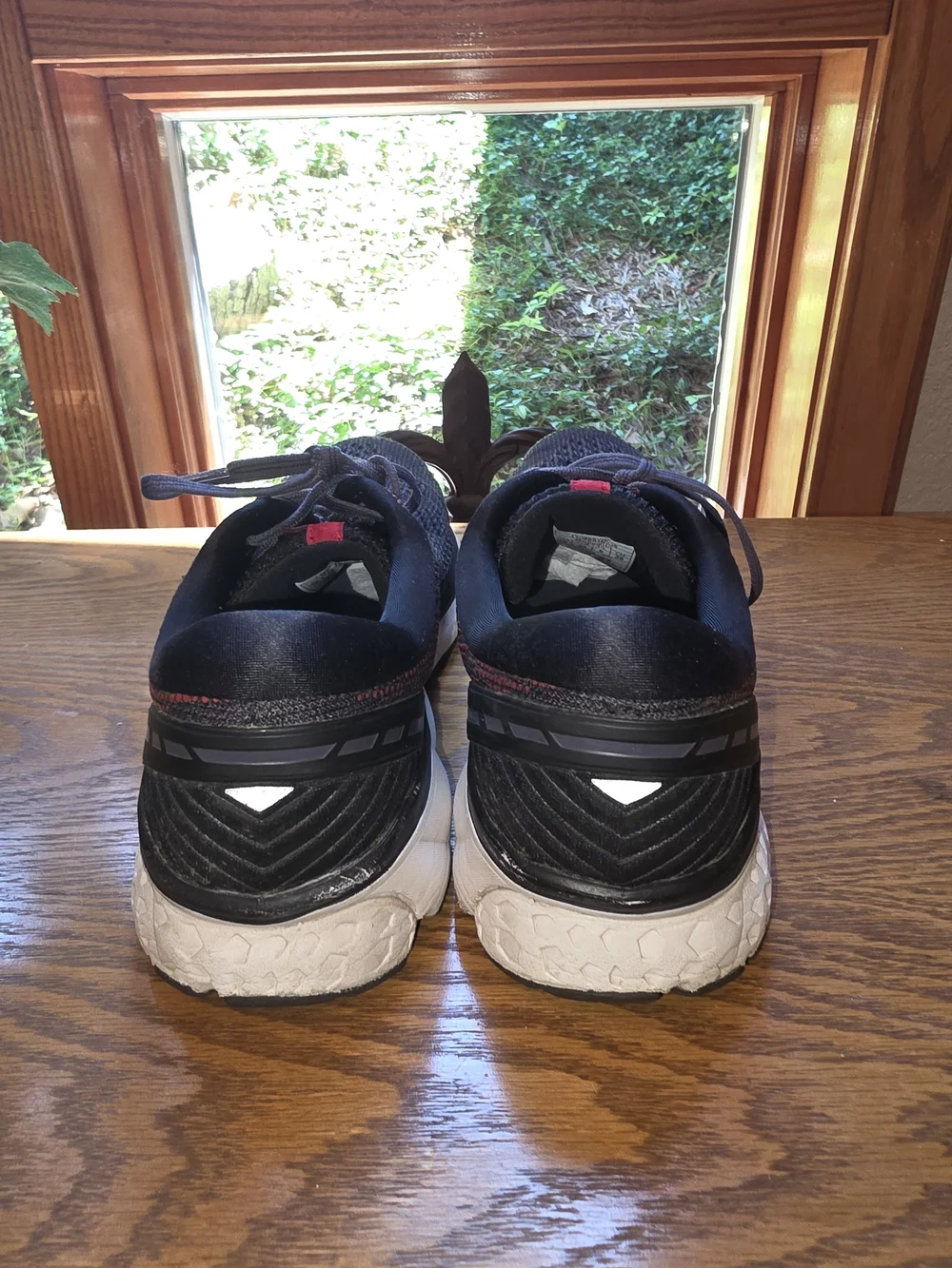 Brooks  Mens Ghost 11  Navy And Red Running Shoes Sz 10